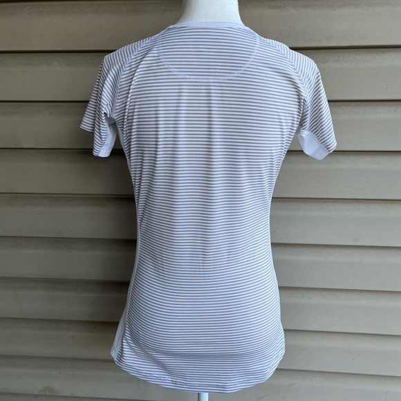 •Eddie Bauer• Short Sleeved Striped Workout Top - Size Small - Picture 6 of 7